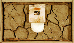 Materialkasten, Lehmbett, 1978, 37 x 63 x 10 cm 